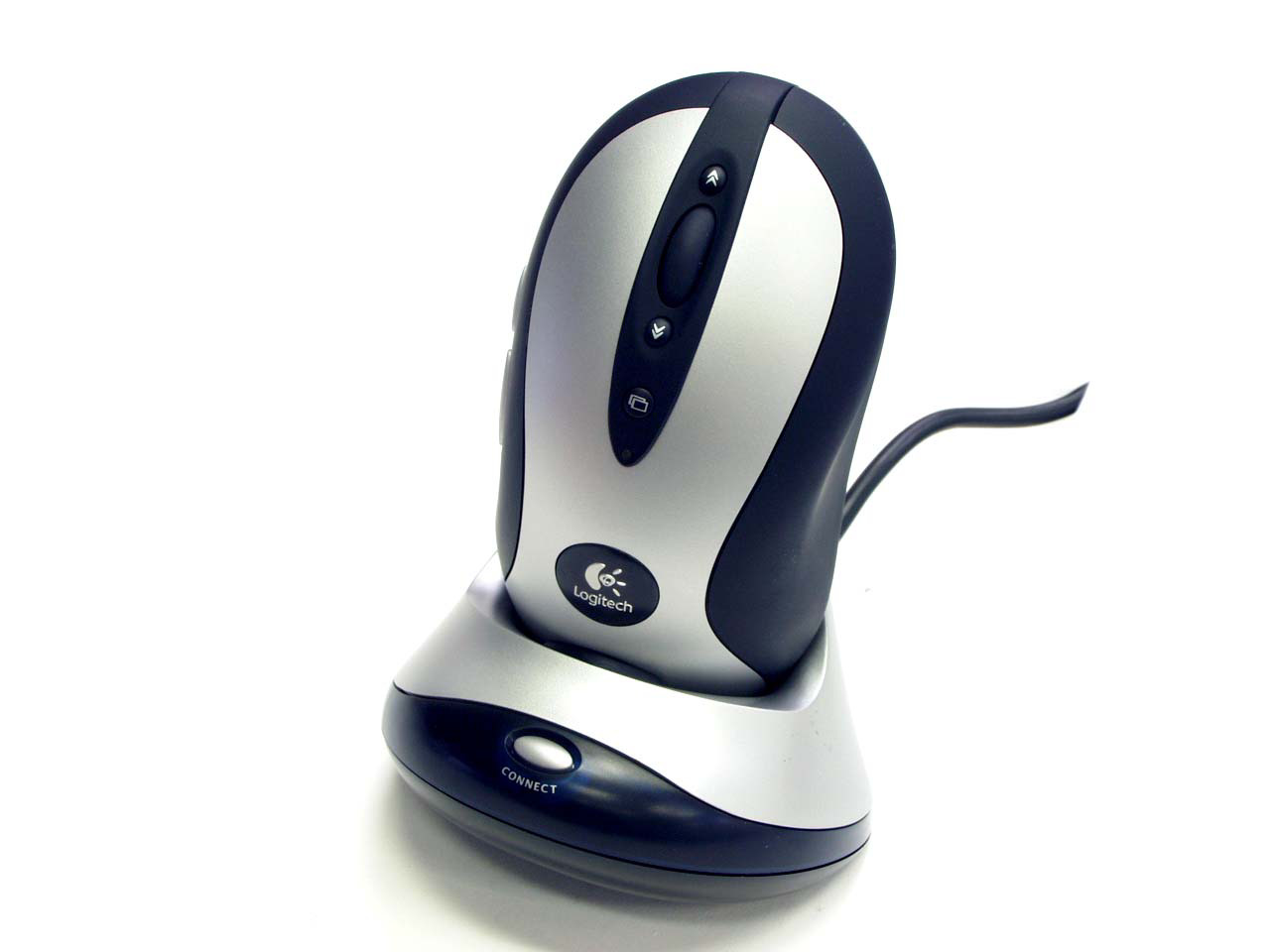 Logitech MX700 wireless mouse and charging dock